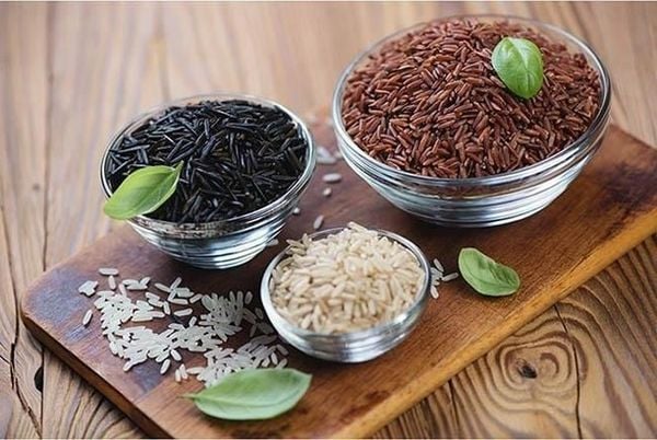 100g-com-bao-nhieu-carb-gao-lut