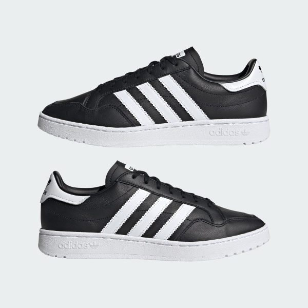 Giày sneaker Adidas Team Court