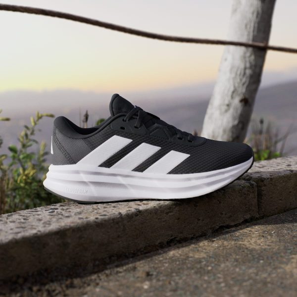 Giày sneaker Adidas Galaxy 7